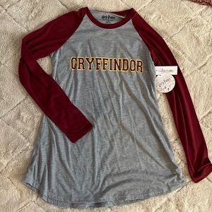NWT Gryffindor women size m sleep gown